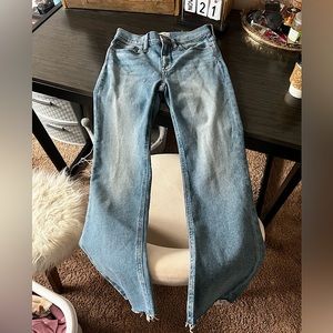 Size 26 J Crew Straight leg mom jeans super cute just do not fit me!